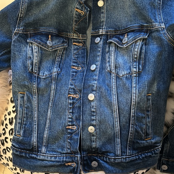 Jean Jacket ladies size xs by old navy. - Picture 5 of 5